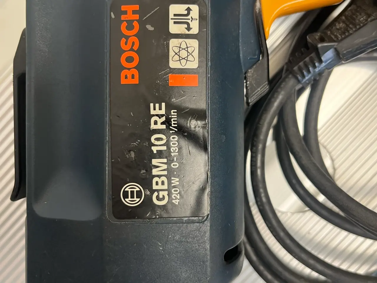 Billede 1 - Blå Bosch boremaskine med ledning.