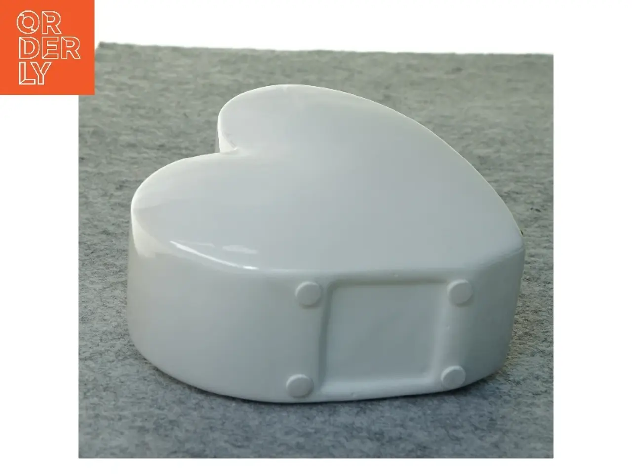 Billede 4 - Porcelæns vase, hjerte form (str. 12 x 13 x 6 cm)