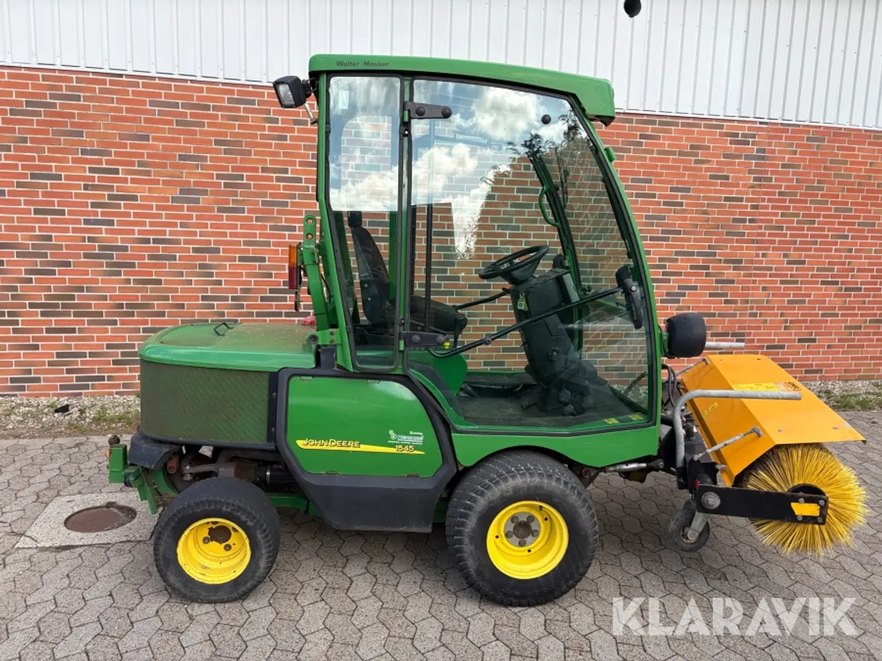 Billede 5 - Redskabsbærer John Deere 1545 med kost