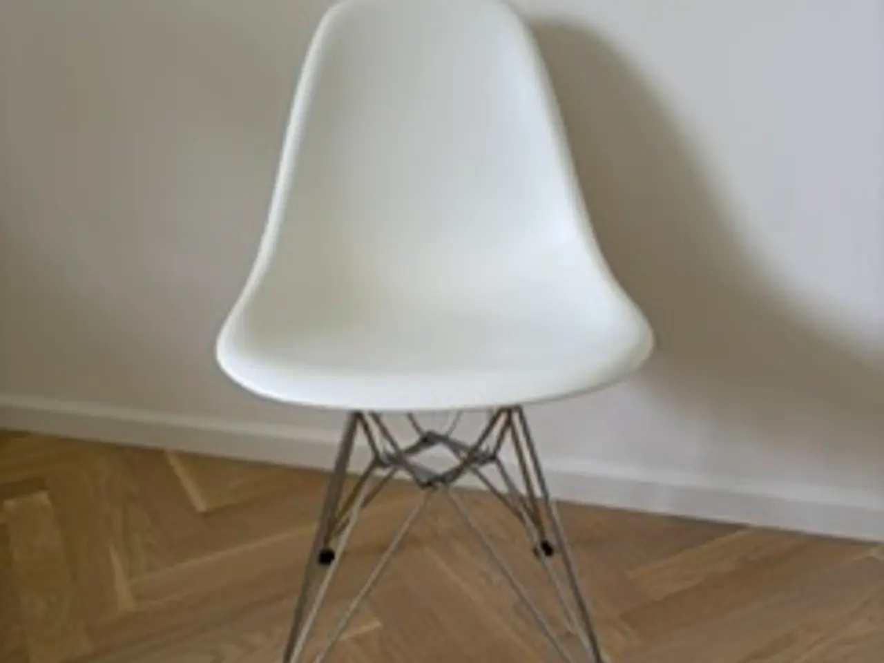 Billede 2 - Vitra Eames Plastic Chair spisebordsstol hvid