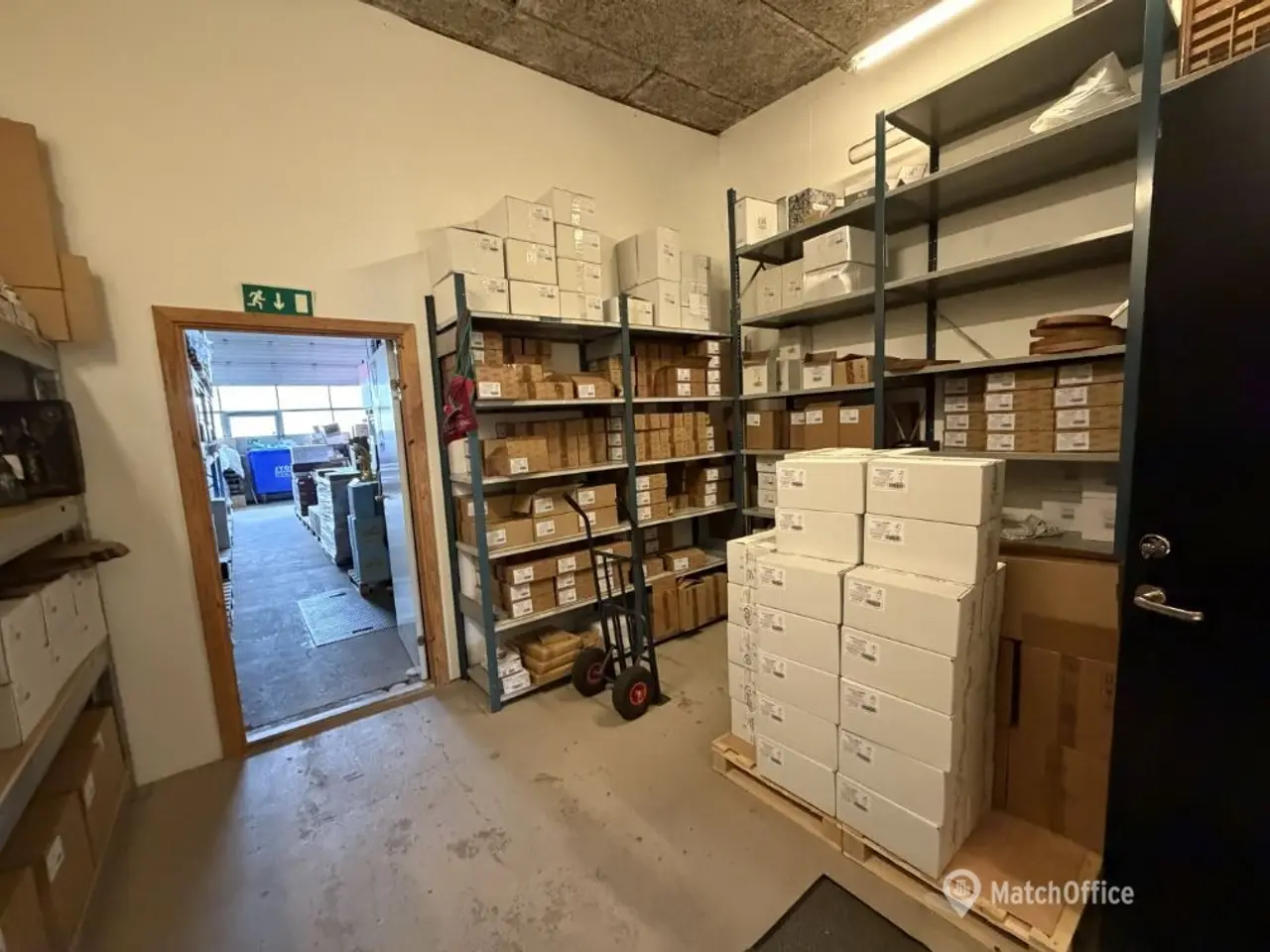 Billede 5 - Fleksibelt erhvervslejemål med showroom og lager - i alt ca. 438 kvm