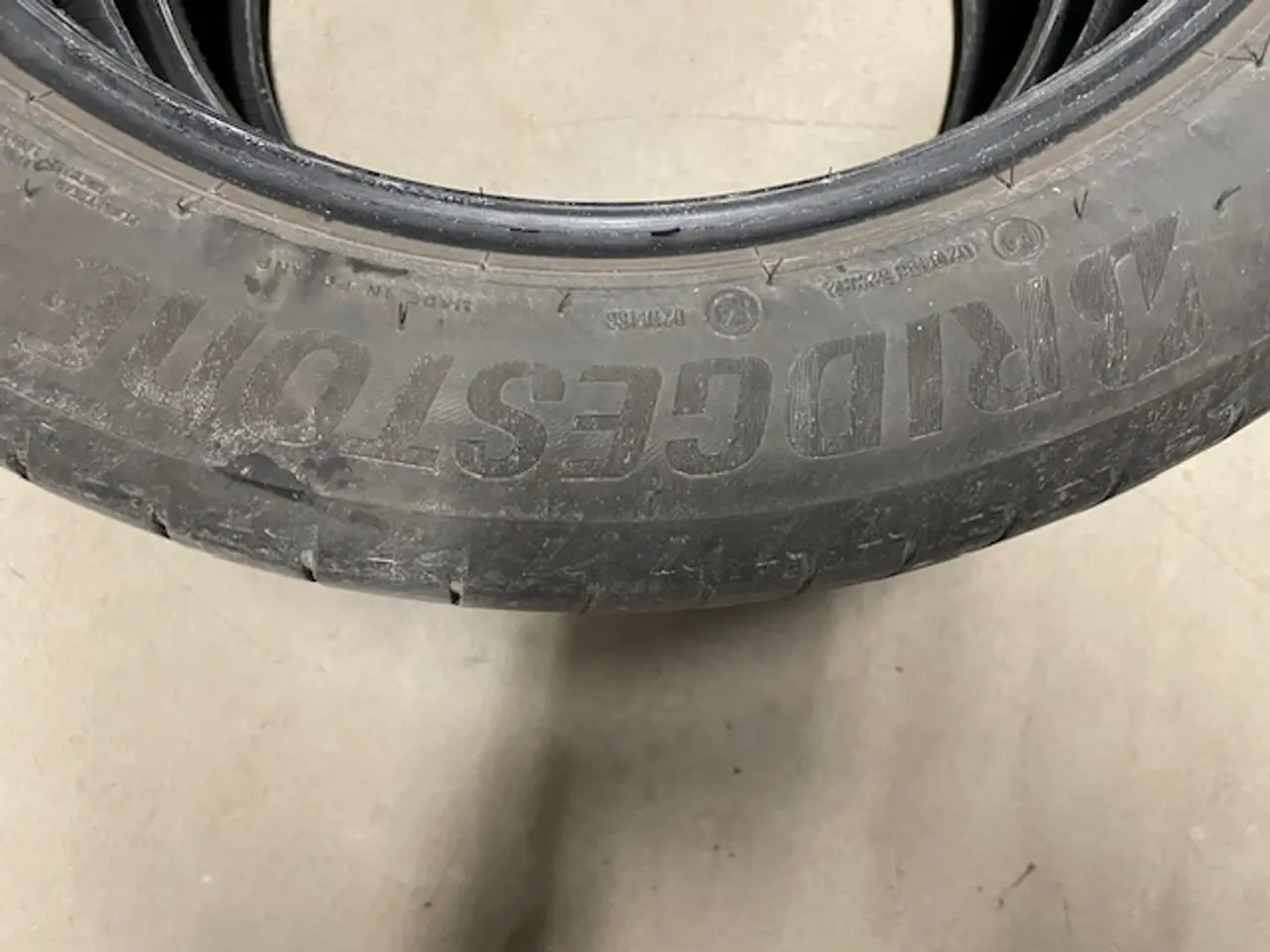 Billede 2 - Bridgestone sommerdæk 215/55R18 95T