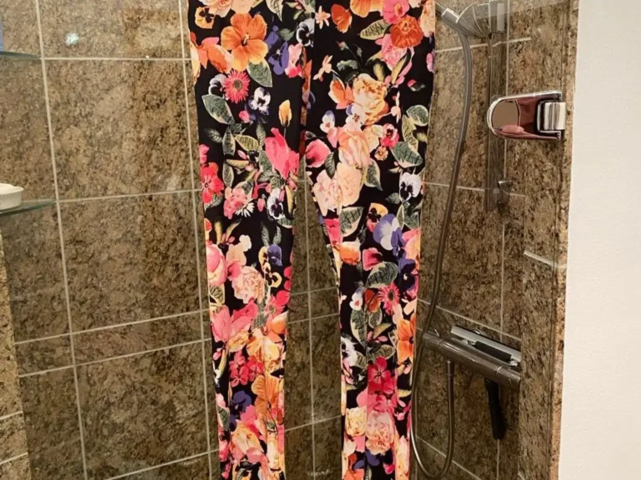 Billede 1 - Flotte blomsteede leggings str small