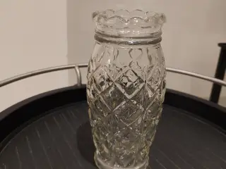 retro hospital vase fra Fyns Glasværk