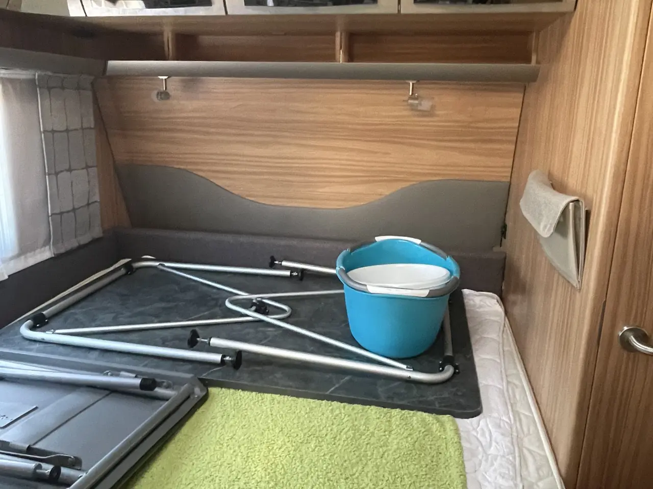 Billede 12 - Campingvogn med køjer, fortelt og meget udstyr 