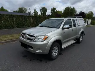 Toyota HiLux 2,5 D-4D 102 Db.Kab 4x4 SR5