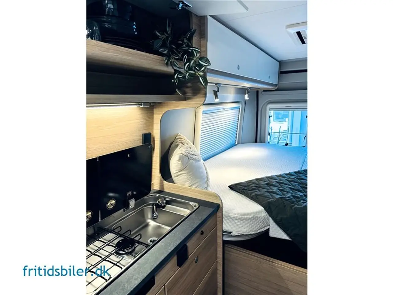 Billede 4 - 2024 - RoadCar R 640 165 Hk   Roadcar 640 Den store rummelige camper med langsgående senge