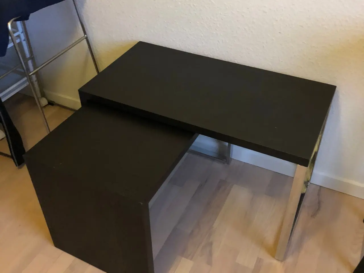Billede 3 - To små sorte borde 