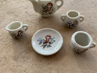 Kaffestel til dukker i porcelæn