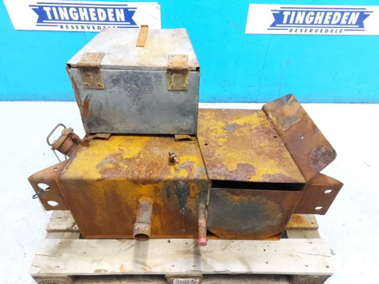 Billede 1 - Case 580 SLE Hydraulik Tank Dæksel 231882A1
