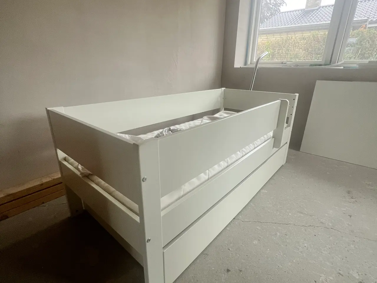 Billede 4 - Odin børneseng (nypris) seng: 4411kr. - madras: 50