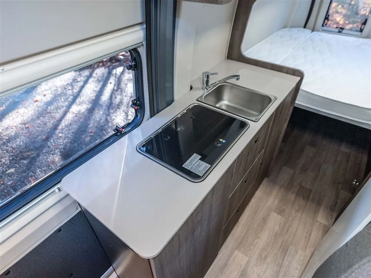 Billede 11 - 2026 - Benimar Benivan 144 UP Benivan 144 UP 2026 er en fuldt udstyret 5,99 meter campervan