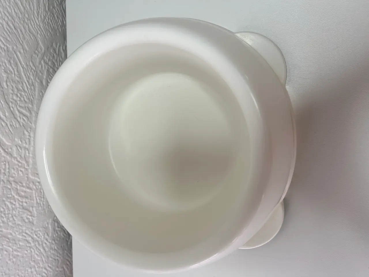 Billede 3 - Hvid Hundeskål m/Gummifødder. 18 Cm. Diameter.