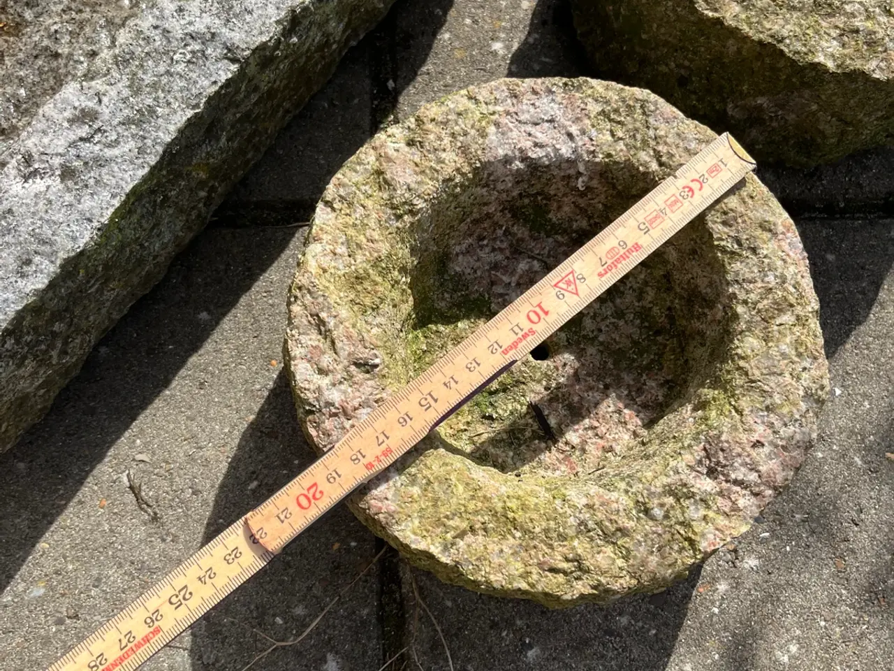 Billede 3 - Granit fugle trug og to potter 