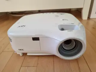 NEC LT380, XGA, 1024 X 768 Native Resolution, wire