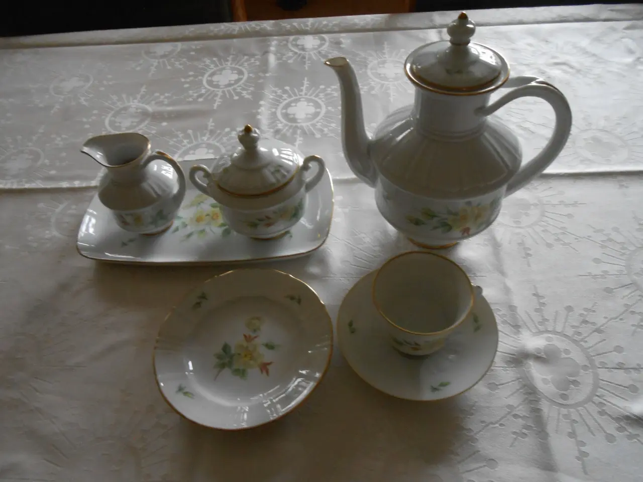 Billede 1 - Kaffebord med Bing&Grøndal.  Klitrose stel.