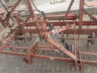 - - - 4,5 m