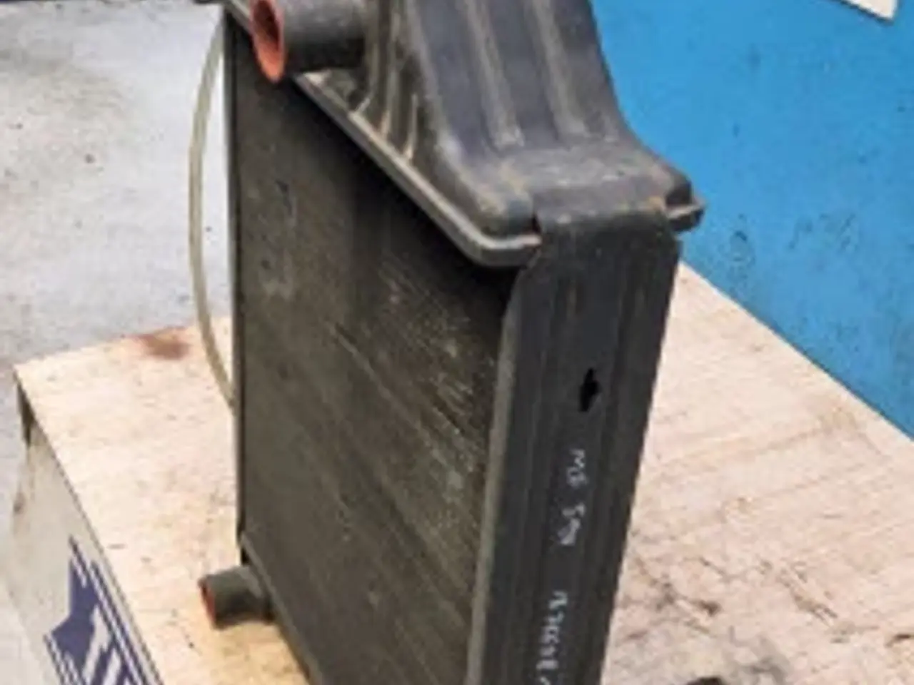Billede 11 - Massey Ferguson 590 Køler 1876608M3