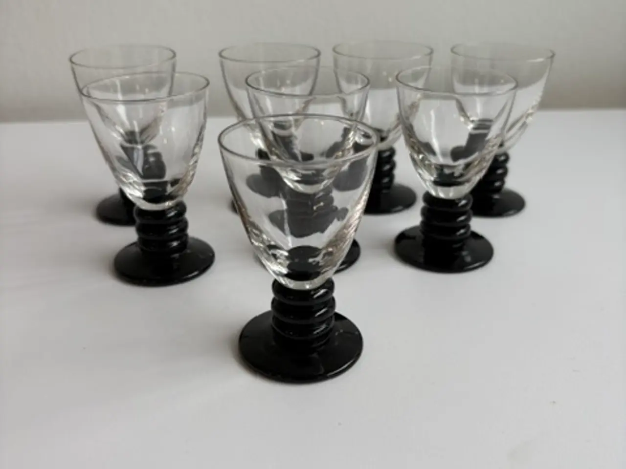 Billede 1 - Holmegaard Aalholm snapsglas med sort fod, 8 stk