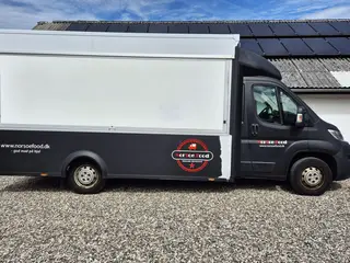 Fiat Ducato / komplet foodtruck - klar til drift / årgang 2019