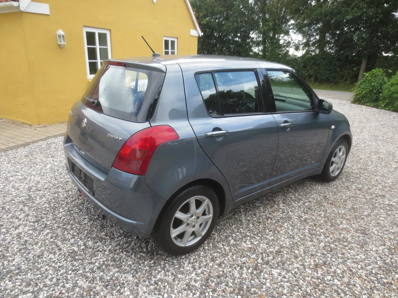 Billede 6 - Suzuki Swift 1.3 i År 07. Nysynet. 