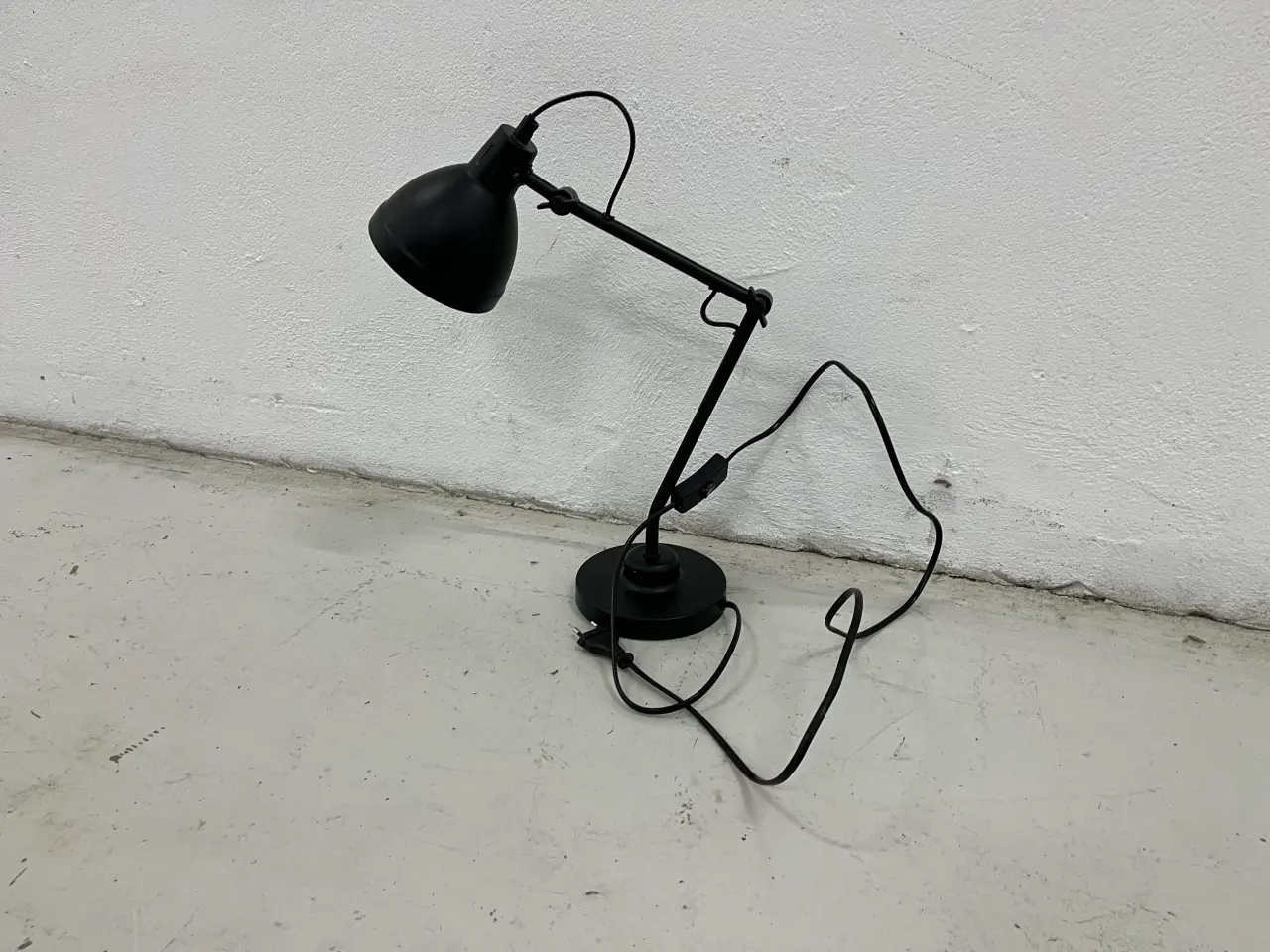Billede 2 - Bordlamper 2 Stk.i sort