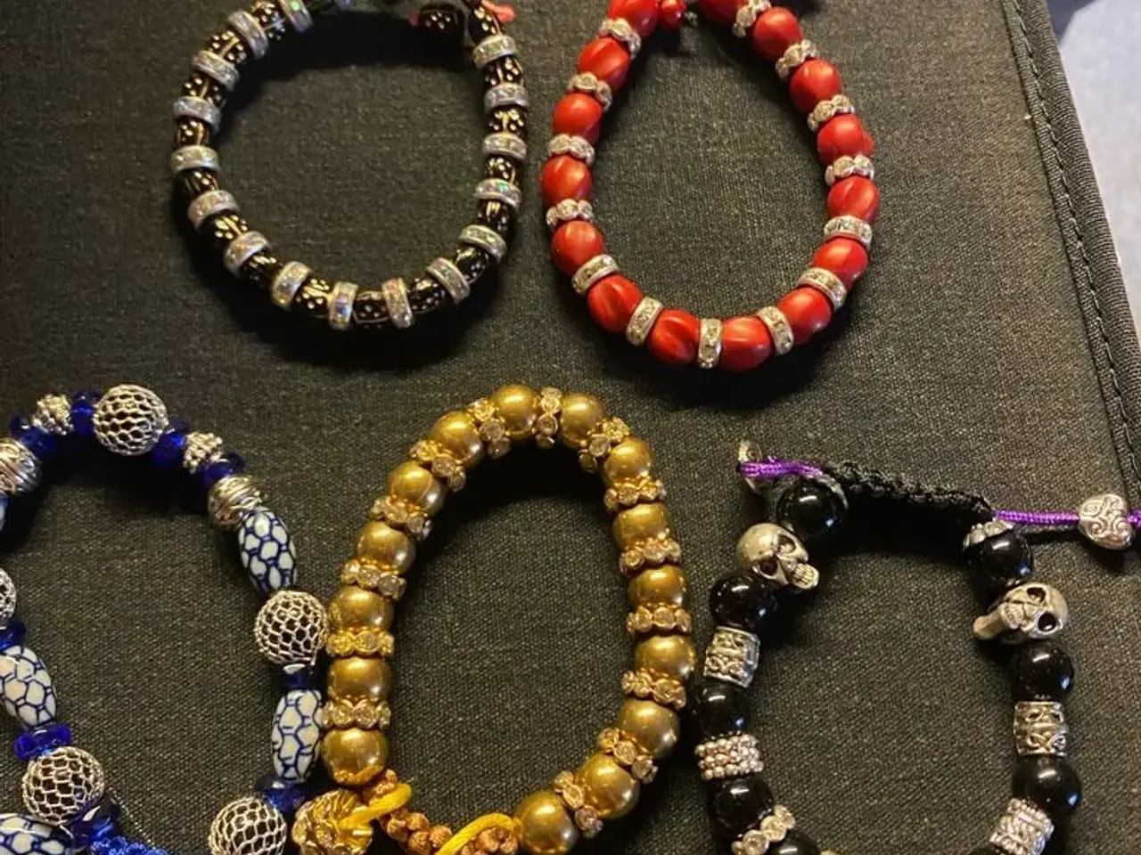 Billede 2 - Nye knyttede armbånd