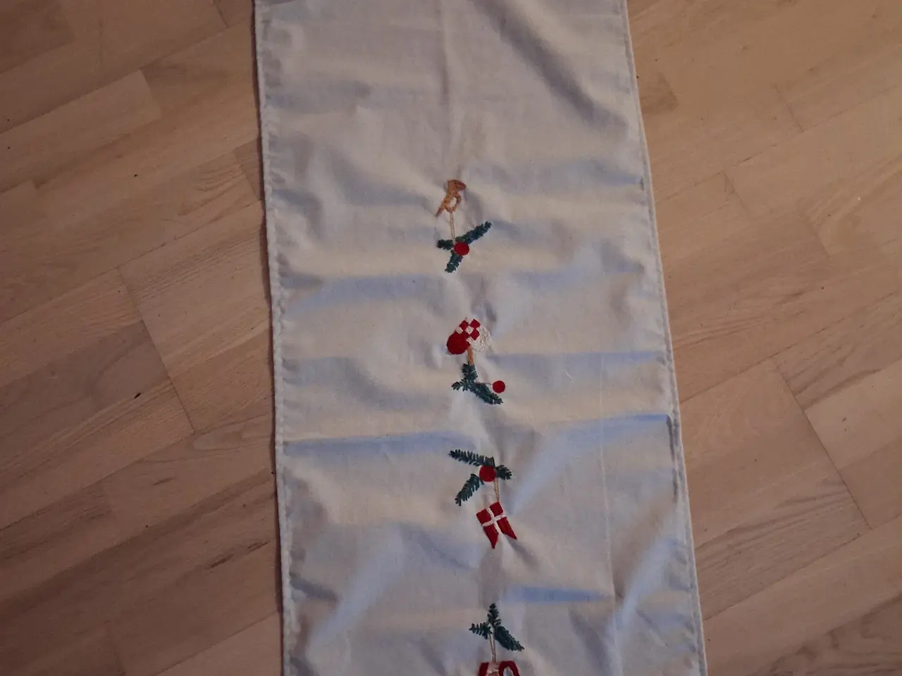 Billede 1 - Julebordløber