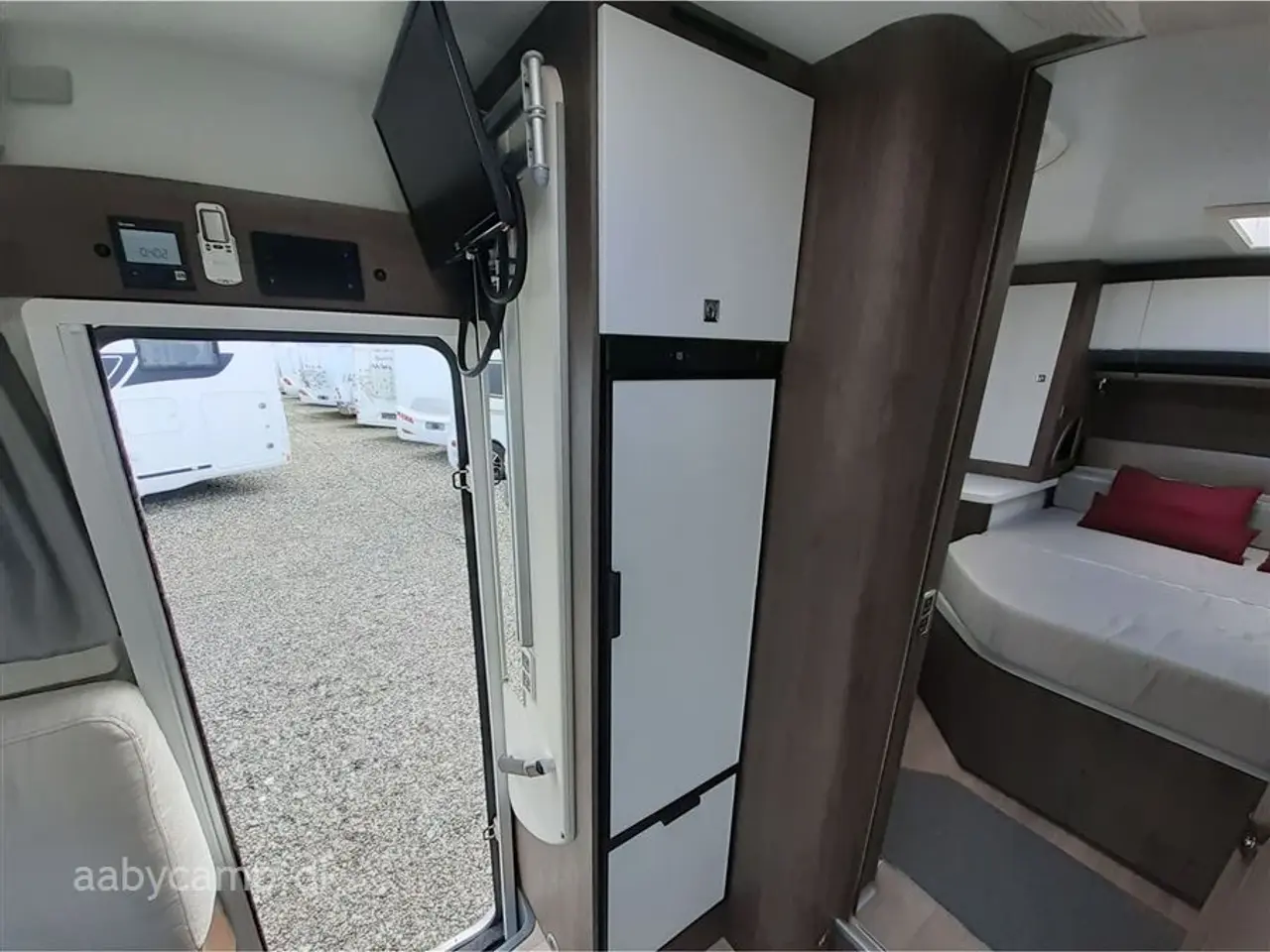 Billede 8 - 2020 - Benimar Amphitryon A997   Aircondition. face to face siddegruppe. Queens bed.