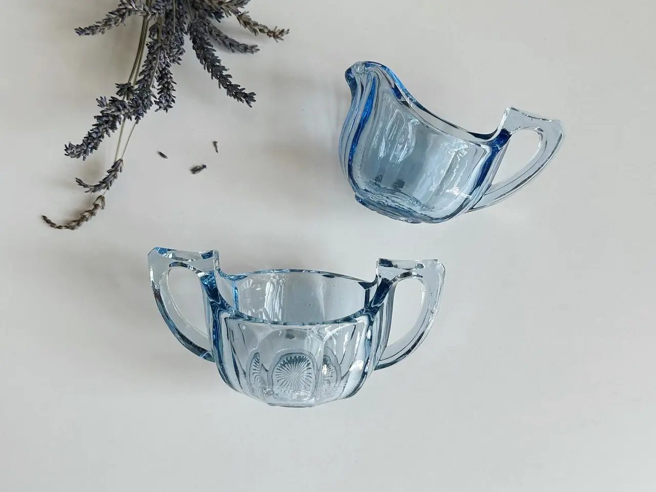 Billede 3 - Lyseblåt glas, kraftigt sæt, NB kandens tud