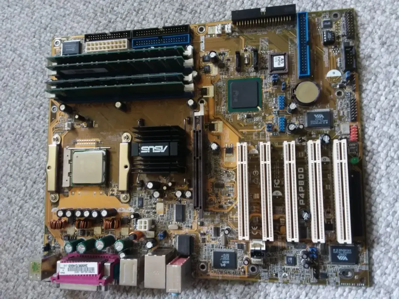 Billede 1 - Asus P4P800 Deluxe