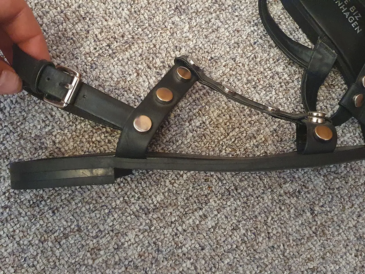 Billede 3 - Sort sandal fra Shoe Biz str. 38