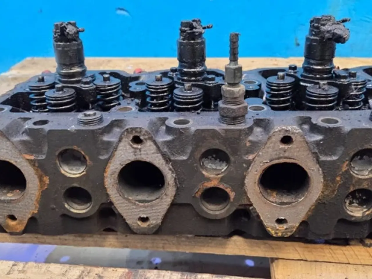 Billede 6 - Case 821E Cylinderhoved 2831279
