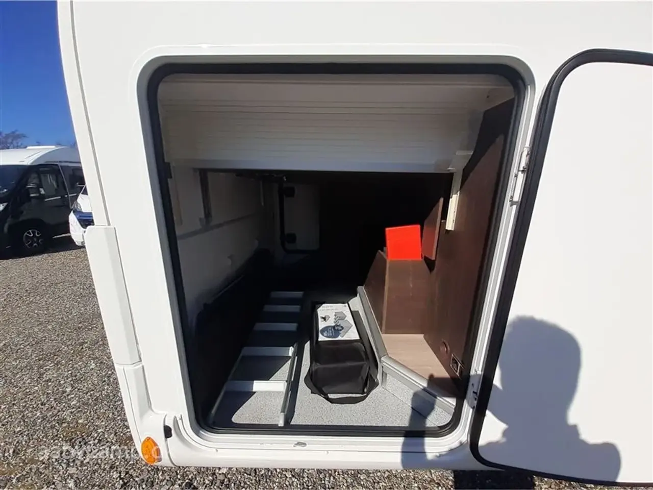 Billede 12 - 2022 - Benimar Tessoro 497 NK Pakke. Automatgear. solceller. markise. Lithium Batterier. Cykelstativ. Queensbed.