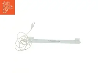 Hvid LED lampe med ledning (str. 39x4,5 cm)