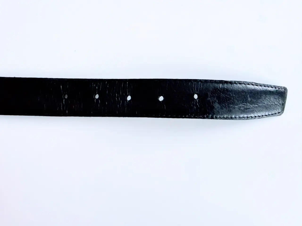 Billede 4 - Lang sort bælterem i læder uden spænde, ca. 193 cm