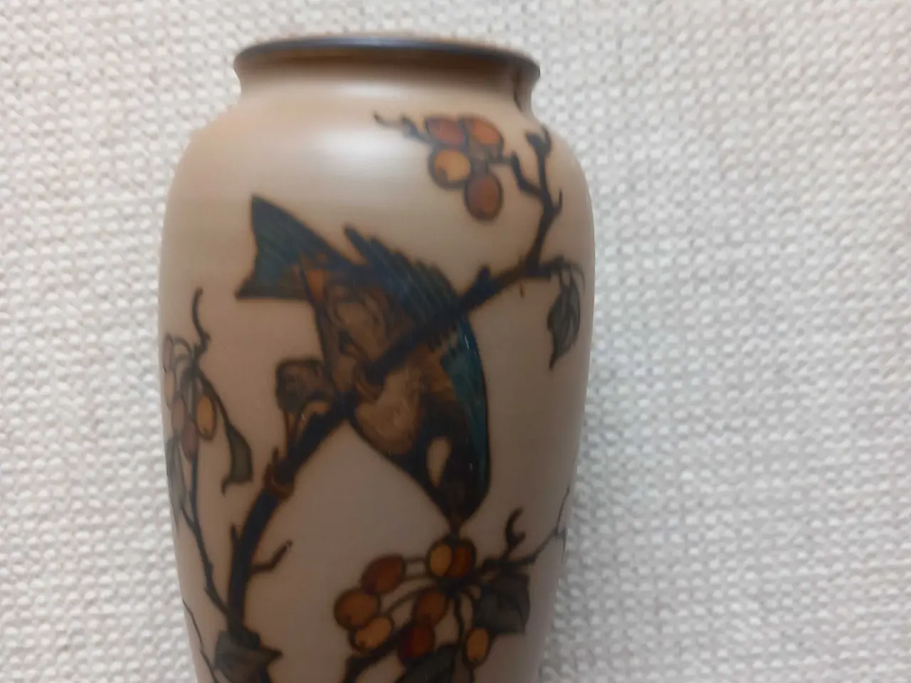 Billede 3 - Hjort kemamik. Brun vase fuglemotiv