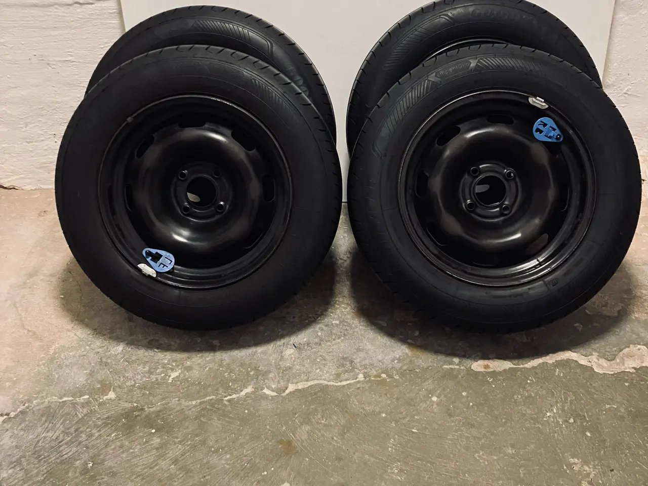 Billede 1 - Goodyear sommerdæk på fælge