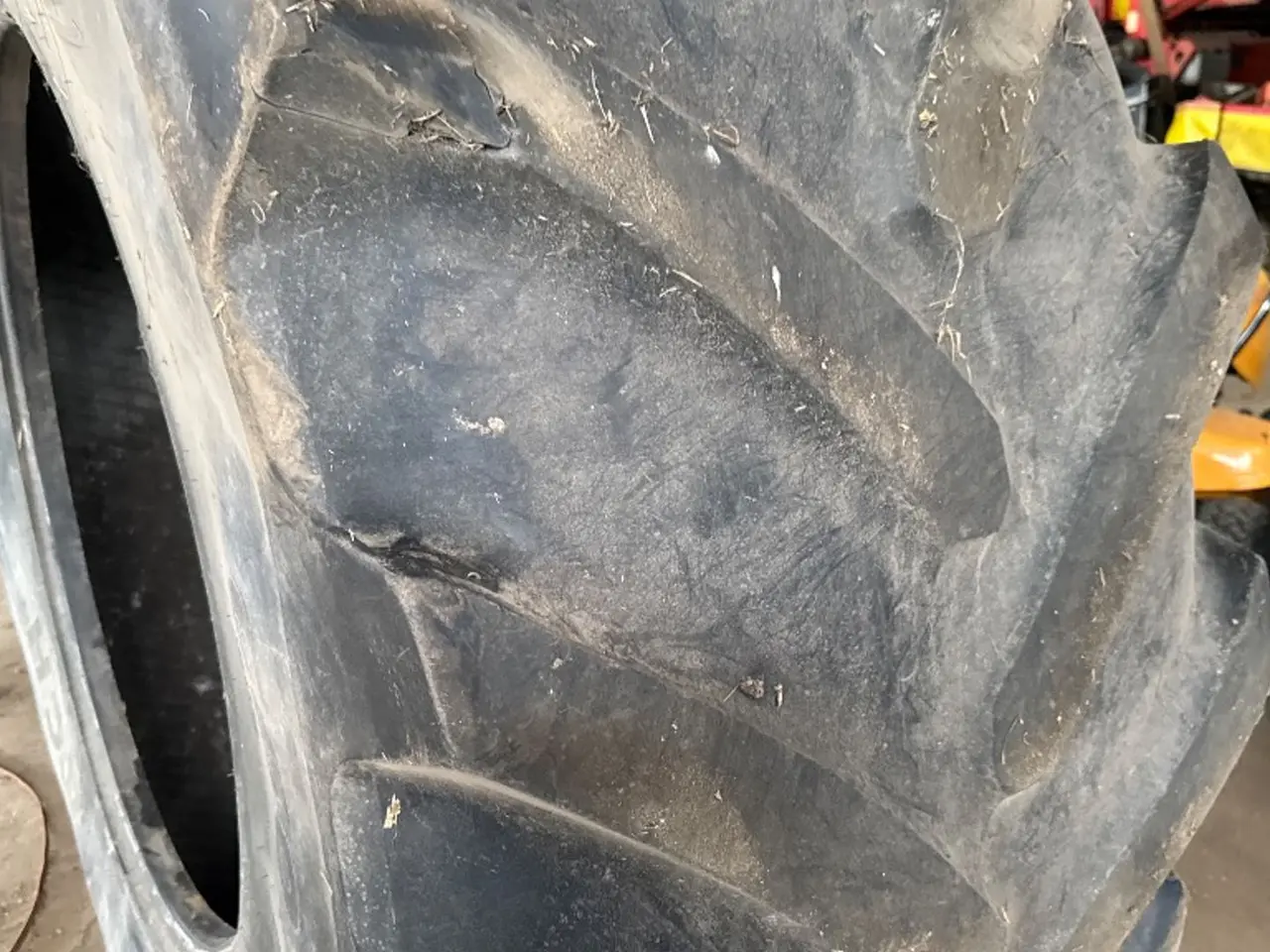 Billede 3 - Michelin 650/85 R238 traktordæk, 2 stk