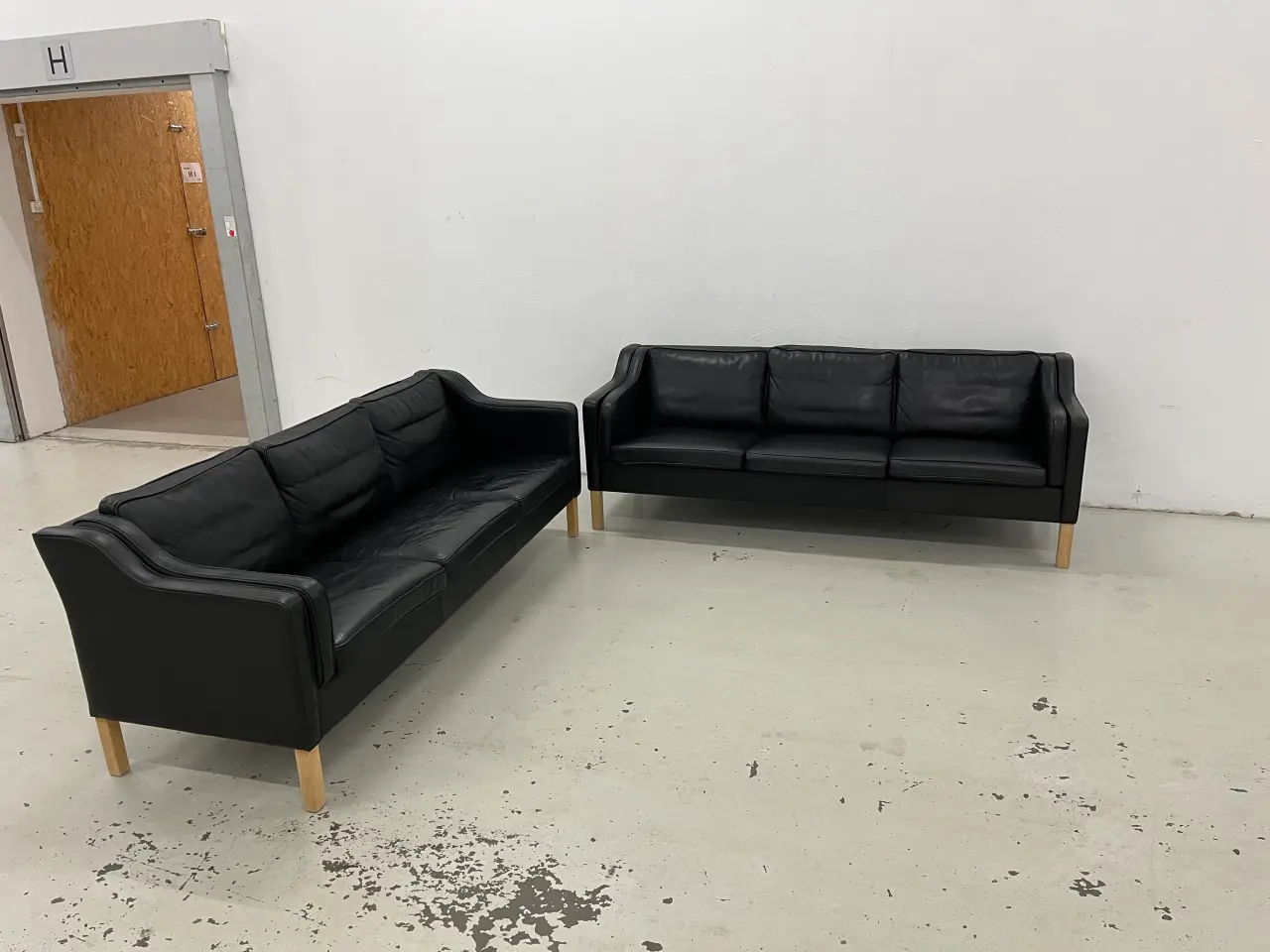 Billede 2 - Mogens Hansen MH195 2x3 Pers.Sofaer i sort premium