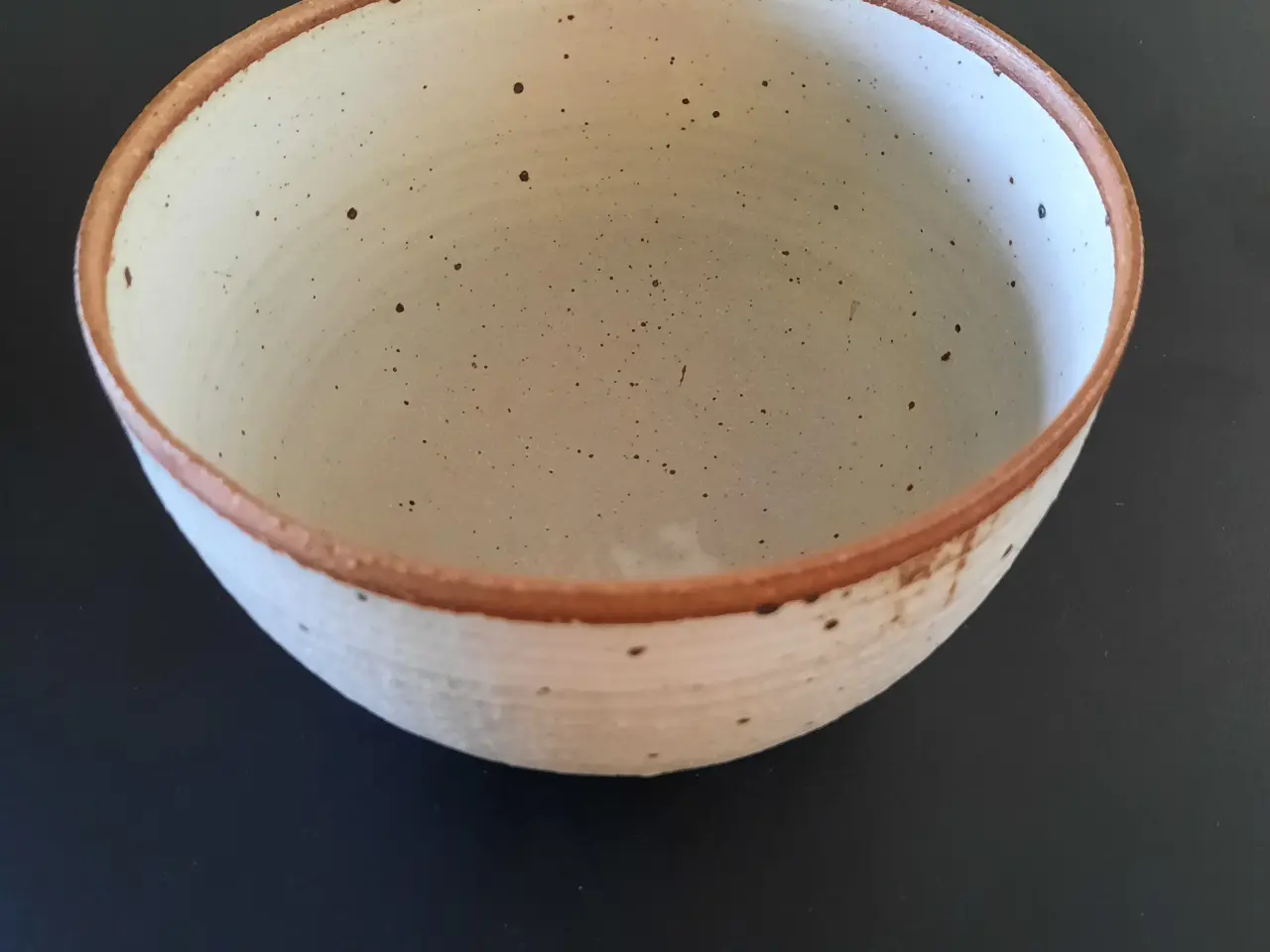 Billede 1 - Beate Andersen Håndlavet Keramik Skål Beige med Br