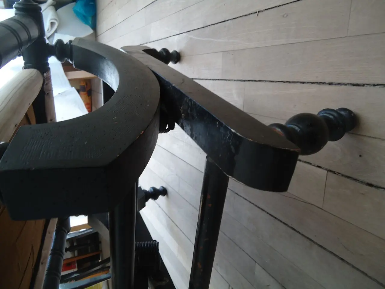 Billede 4 - GYNGE STOL []