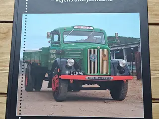 Lastbilerne - vejens arbejdsmænd BOG Lastbiler