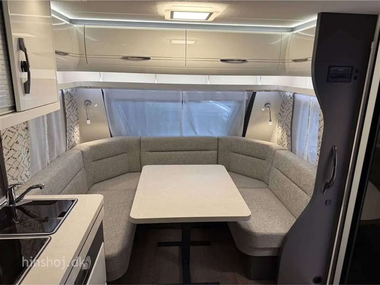Billede 3 - 2025 - Hobby Excellent 540 WFU Dejlig vogn med rundsidegruppe og franskseng fra Hinshøj Caravan A/S
