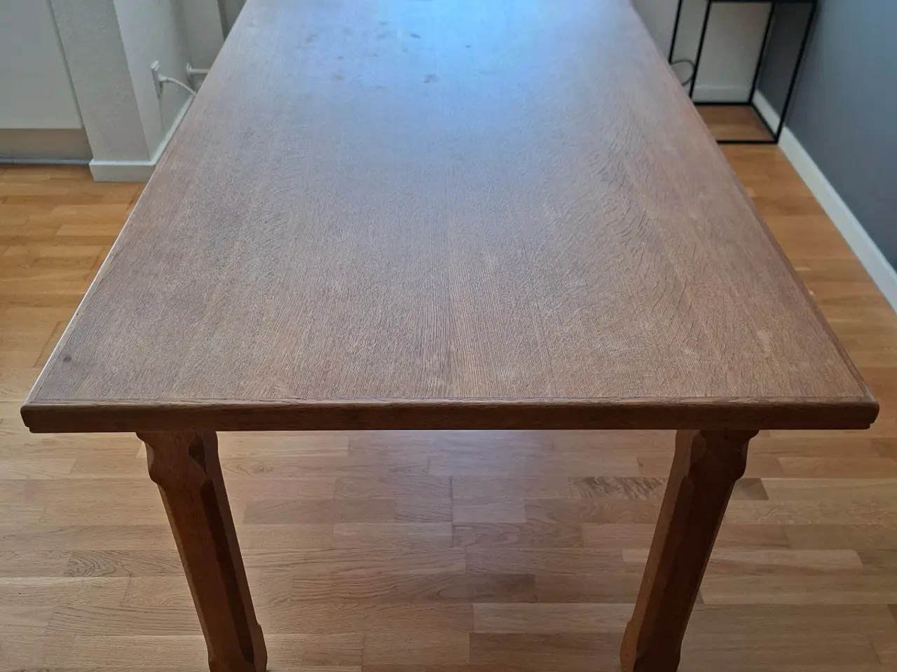 Billede 1 - Spisebord massiv eg.