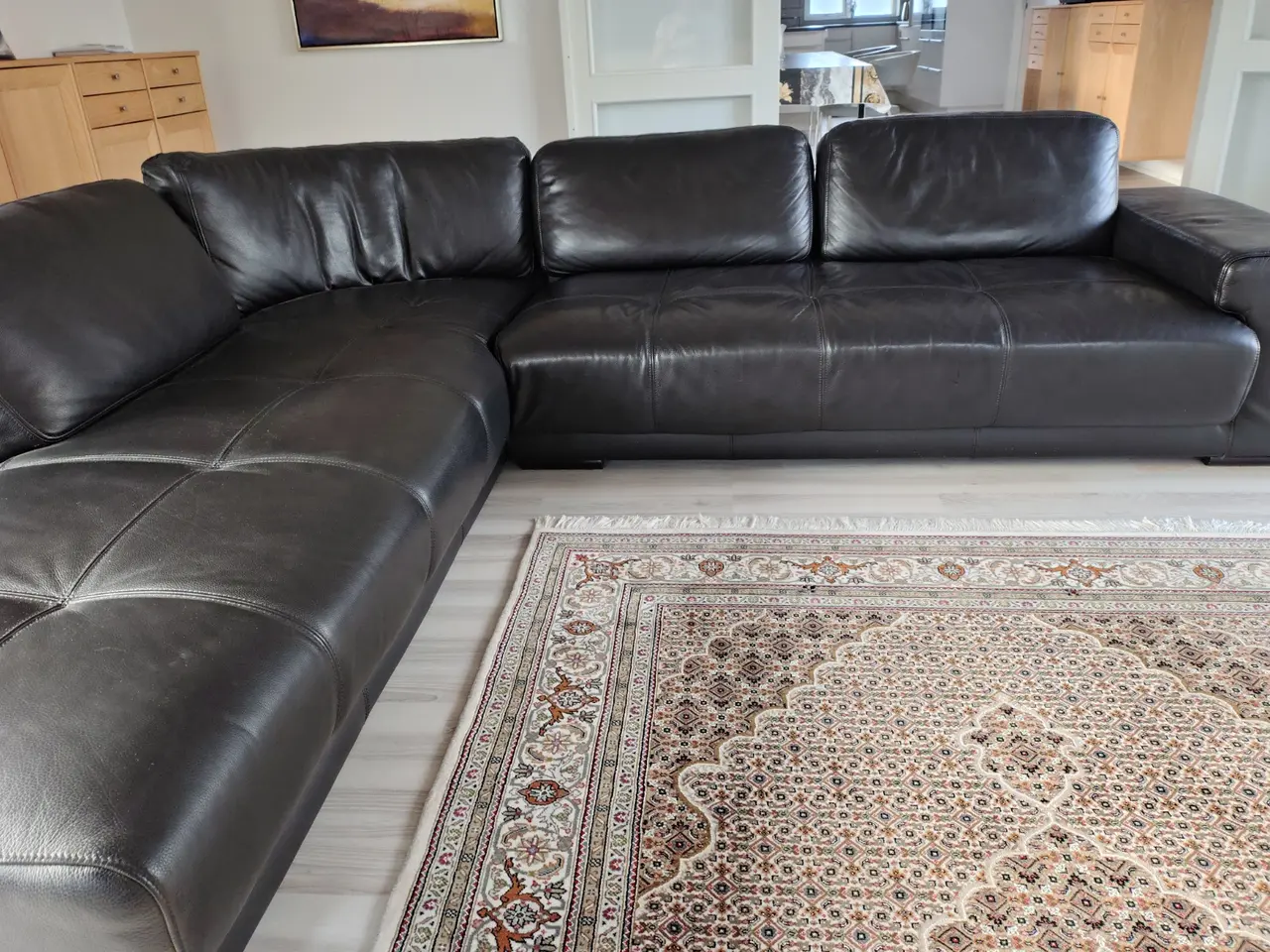 Billede 3 - Hjørnesofa i sort læder