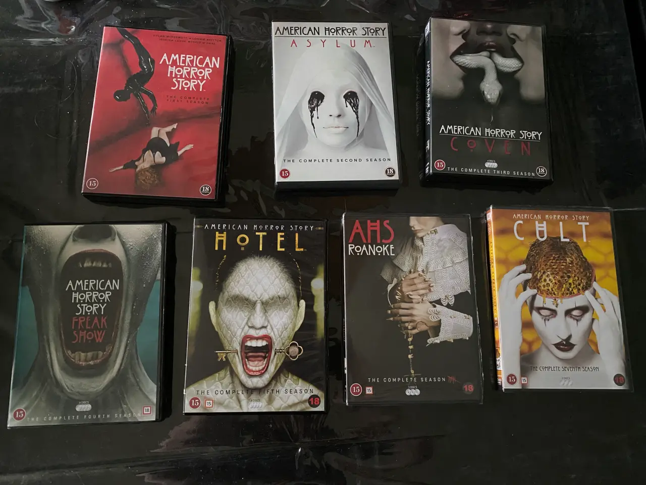 Billede 1 - TV-serier;American Horror Story, Tokyo Ghoul m.m