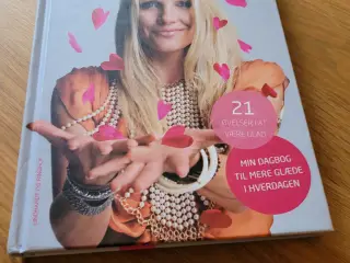 Caroline Fleming - Lykkelig nu