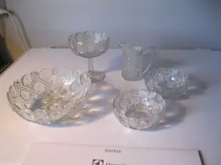 Sukker+flødestel + 3 skåle Fyen 1924 Diamant