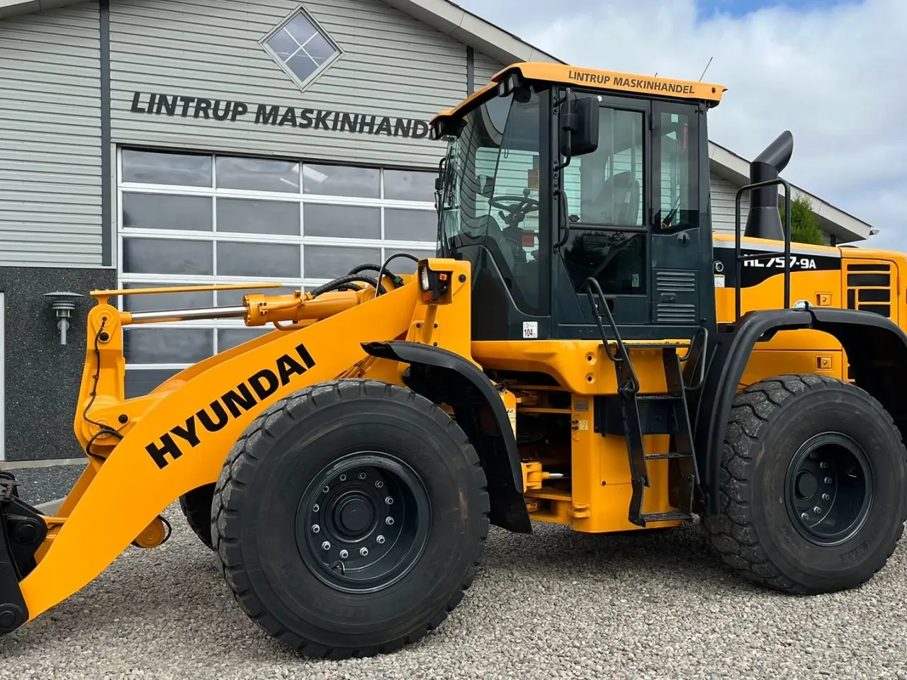 Billede 5 - Hyundai 757-9A XTD med lang-arm. En-ejeres maskine med Lock-UP.